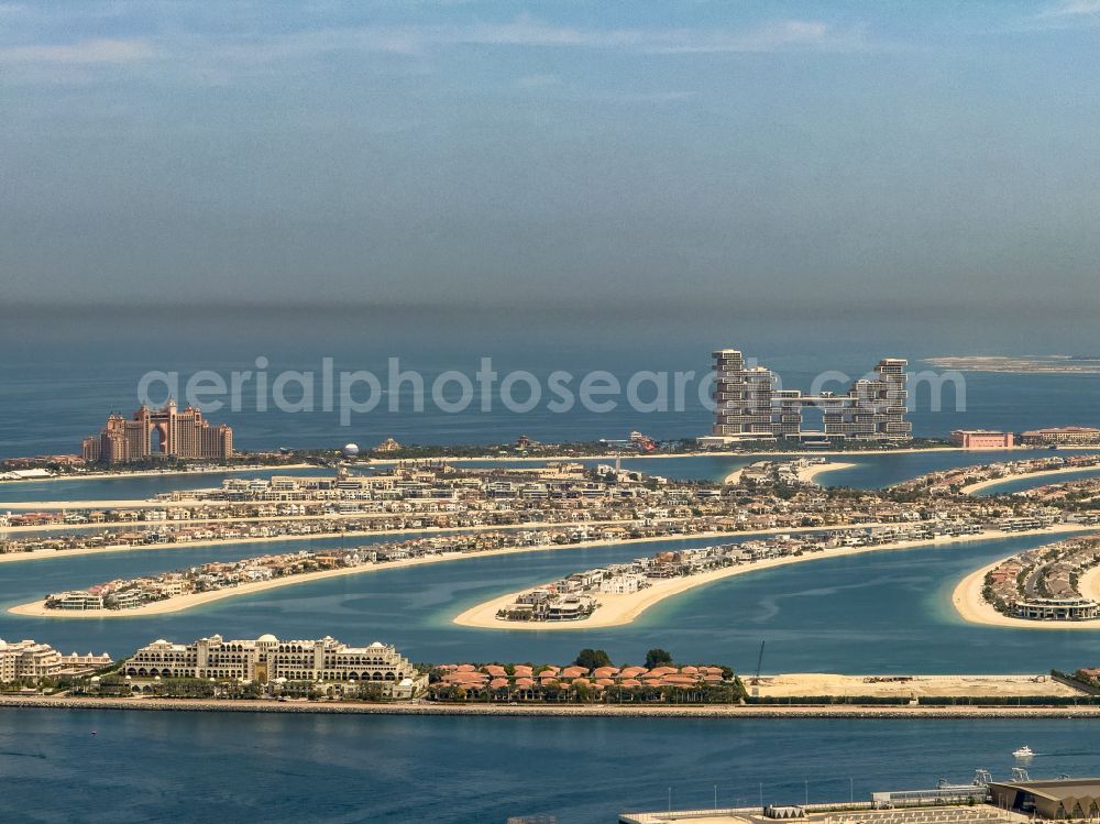 Aerial image Dubai - Residential house development on the peninsula Palm Jumeirah on street Palm Jumeirah Rd in Dubai in United Arab Emirates