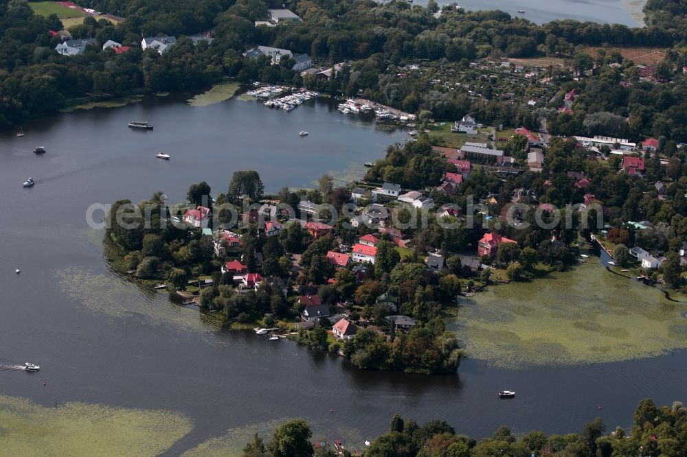Aerial image Potsdam - Residential house development on the peninsula on shore of Havel in the district Templiner Vorstadt in Potsdam in the state Brandenburg, Germany