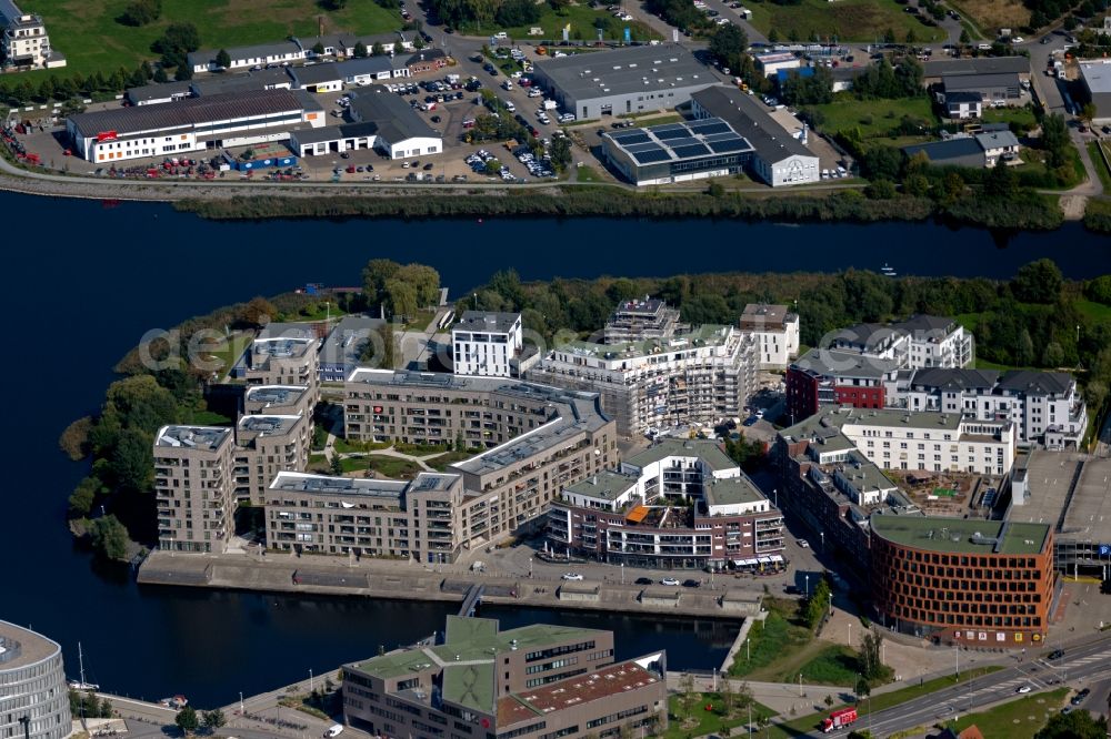 Aerial photograph Rostock - apartment building settlement on the wooden peninsula in Rostock in the state Mecklenburg-Western Pomerania, Germany