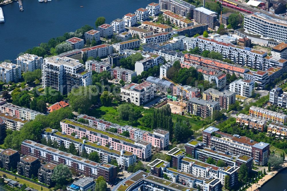 Aerial photograph Berlin - Construction site for the multi-family residential building Fischzug - Krachtstrasse - Uferweg on island Stralau in the district Friedrichshain in Berlin, Germany