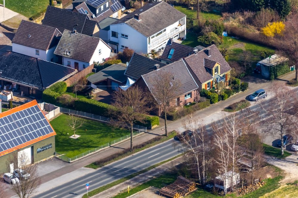 Aerial image Westönnen - Residential houses on the Westoenner Bundesstrasse in Westonnnen in the state North Rhine-Westphalia, Germany