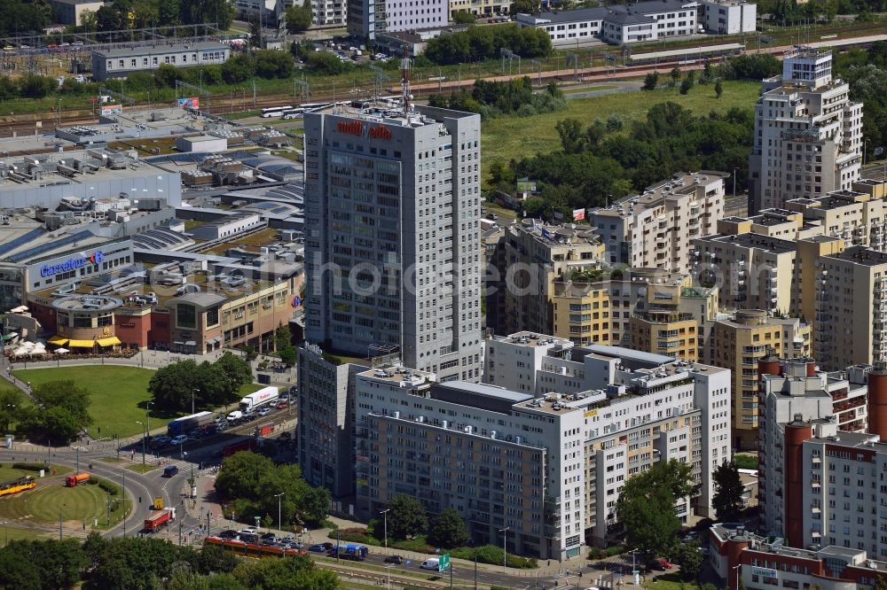 Aerial image Warschau - Residential area and buildings next to Arkadia Shopping Mall in downtown Warsaw in Poland. The high rise buildings are located south of the mall. The most western tower is Babka Tower, an appartment building. The buildings are adjacent to the traffic junction Rondo Radoslawa