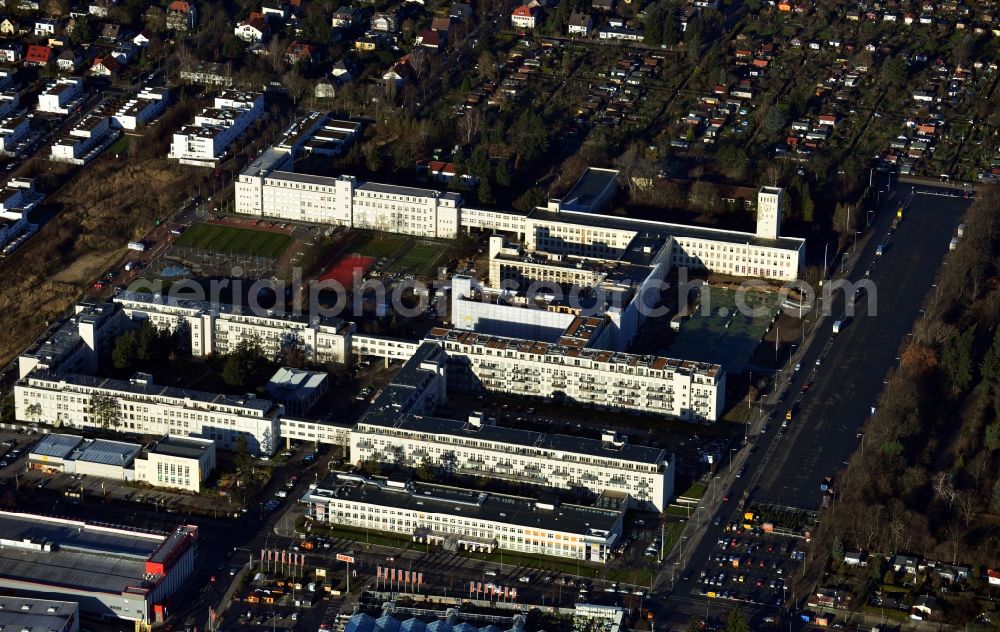 Berlin from the bird's eye view: Lesley Lofts residential project on the grounds of the former Telefunken works and later that of the former U.S. Army Headquarters, McNair Barracks at Platz des 4. Juli between Goerzallee and Osteweg in Berlin Lichterfelde
