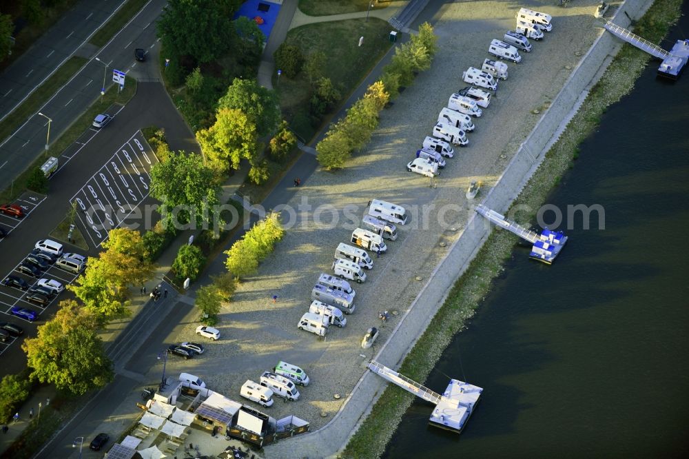 Magdeburg from above - Caravans and RVs on the RV site Magdeburg Petrifoerderer on elbe river shore in the district Zentrum in Magdeburg in the state Saxony-Anhalt, Germany