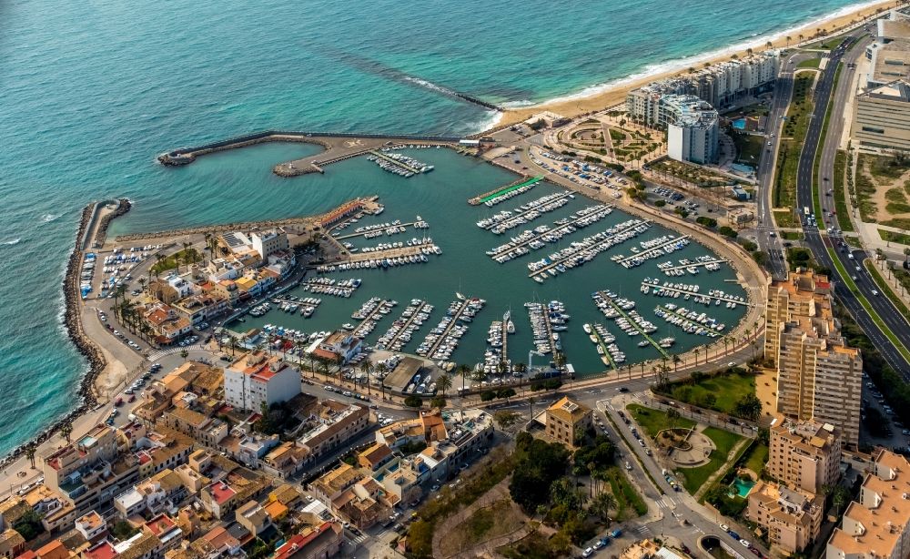 Aerial photograph Palma - Marina with sport boat moorings and boat moorings on the shore area on Carrer Joan Maragall in the El Molinar district in Palma in the Balearic island of Mallorca, Spain