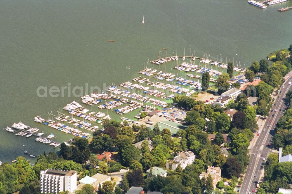 Aerial photograph Berlin Wansee - View of marina on the shores of the Grosser Wansee in Berlin