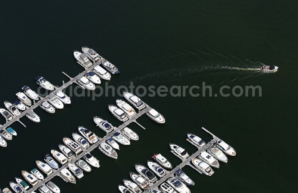 Werder (Havel) from above - Pleasure boat marina with docks and moorings on the shore area the Havel in the district Toeplitz in Werder (Havel) in the state Brandenburg, Germany