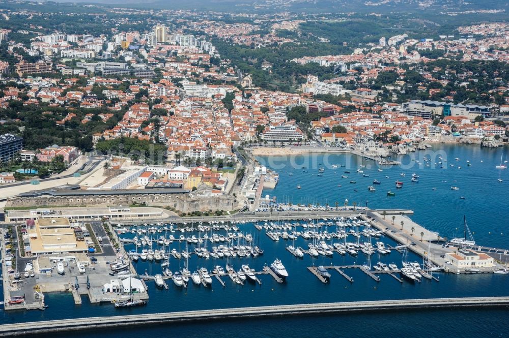 Aerial photograph Cascais - Pleasure boat marina with docks and moorings on the shore area Marina de Cascais on Casa de Sao Bernardo in Cascais in Lisbon, Portugal