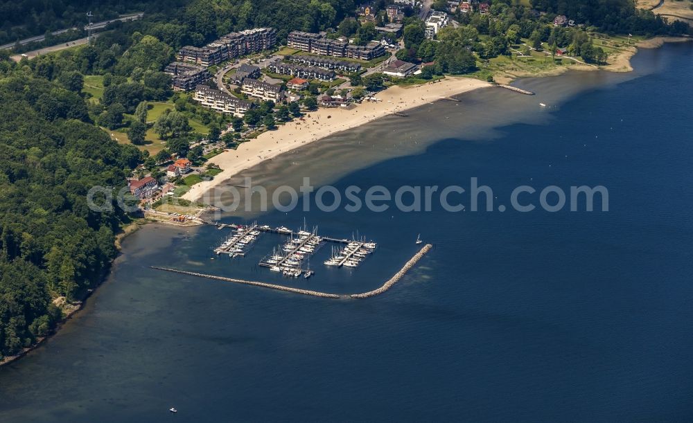 Aerial photograph Harrislee - Pleasure boat marina with docks and moorings on the shore area of Flensburger Foerde in Harrislee in the state Schleswig-Holstein, Germany