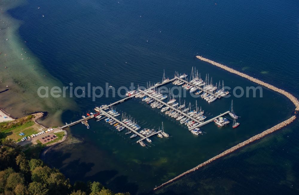 Harrislee from the bird's eye view: Pleasure boat marina with docks and moorings on the shore area of Flensburger Innenfoerde in Harrislee in the state Schleswig-Holstein, Germany