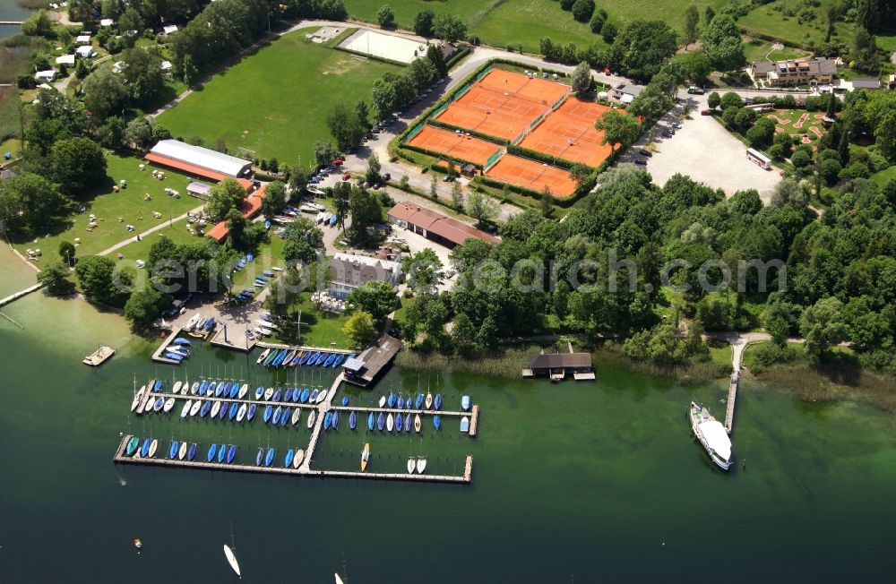 Tutzing from the bird's eye view: Pleasure boat marina with docks and moorings on the shore area of Starnberger See in the district Unterzeismering in Tutzing in the state Bavaria, Germany