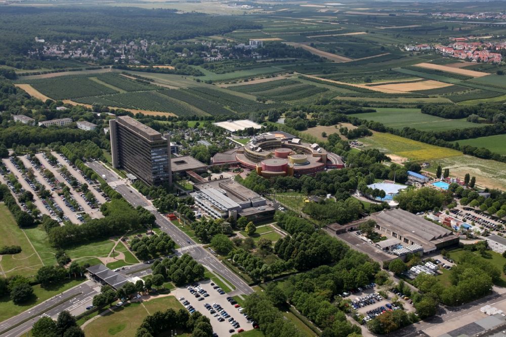 Mainz / Lerchenberg from above - The ZDF broadcast center with the administrative and editorial offices in the district Lerchenberg