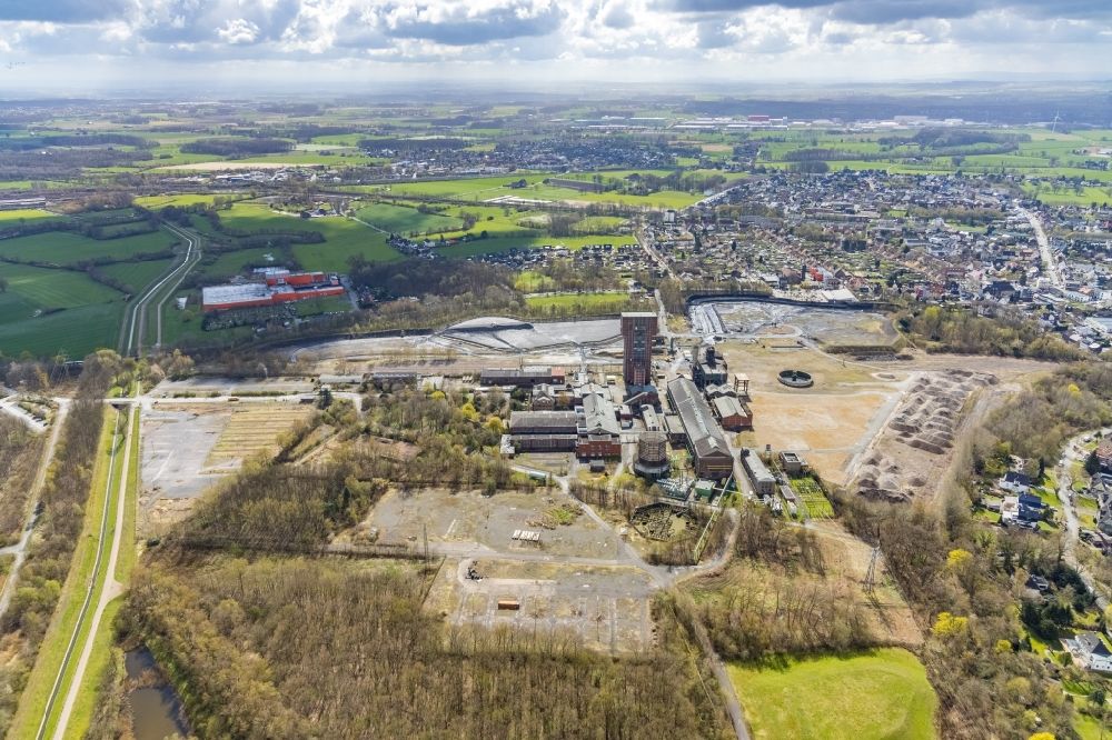 Aerial photograph Herringen - Industrial monument of the technical plants and production halls of the premises Zeche Heinrich Robert in Herringen at Ruhrgebiet in the state North Rhine-Westphalia, Germany