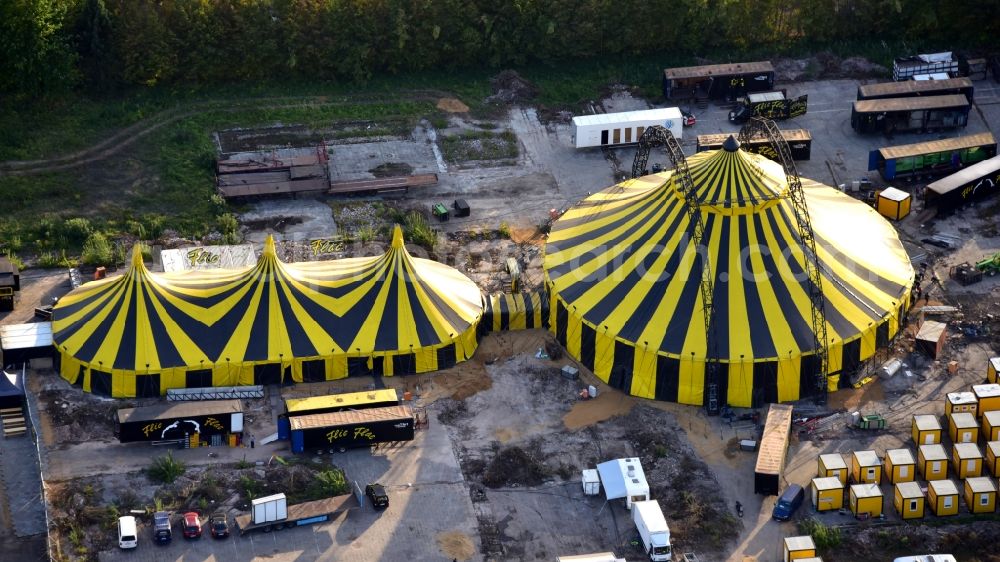 Aerial photograph Bonn - Tent cupolas of the circus Flic Flac in Bonn in the state of North Rhine-Westphalia, Germany