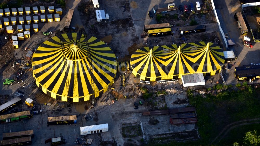 Aerial image Bonn - Tent cupolas of the circus Flic Flac in Bonn in the state of North Rhine-Westphalia, Germany