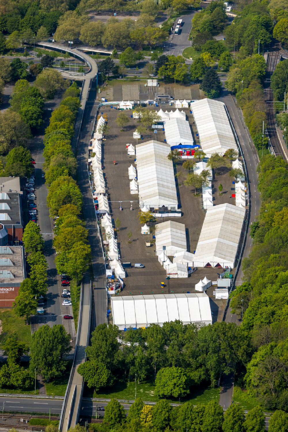 Aerial photograph Dortmund - Tent construction and assembly Festi Ramazan on street Remydamm in Dortmund at Ruhrgebiet in the state North Rhine-Westphalia, Germany