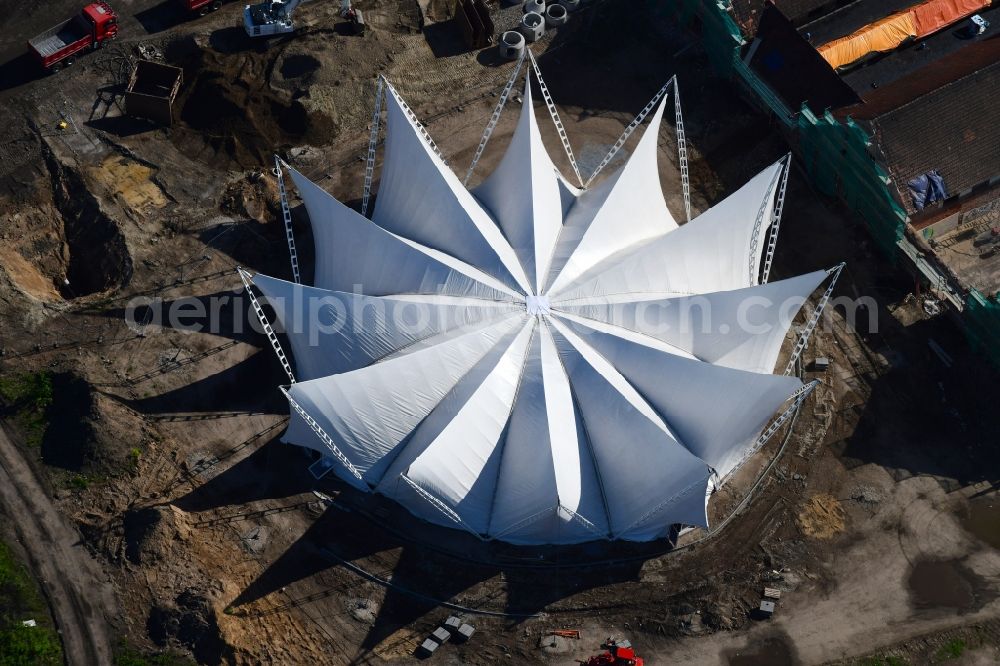 Dresden from above - Tent construction and assembly at the venue Lotos-Zelt in Ostragehege - Ostra- Dom in the district Friedrichstadt in Dresden in the state Saxony, Germany