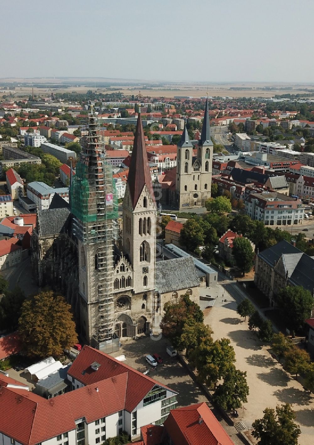Aerial image Halberstadt - Halberstadt Cathedral in the old city of Halberstadt in the state Saxony-Anhalt