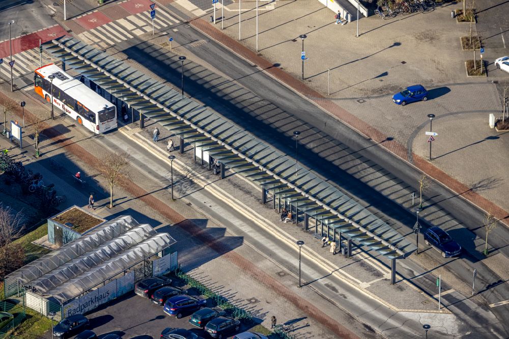 Werne from the bird's eye view: Central Bus Station for Public Transportation at Konrad-Adenauer-Platz in Werne in the state North Rhine-Westphalia, Germany