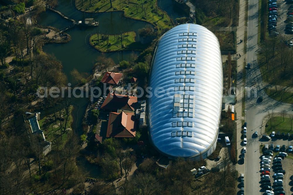 Gelsenkirchen from the bird's eye view: Zoo grounds of ZOOM Erlebniswelt on Asienhalle in the district Bismarck in Gelsenkirchen in the state North Rhine-Westphalia, Germany