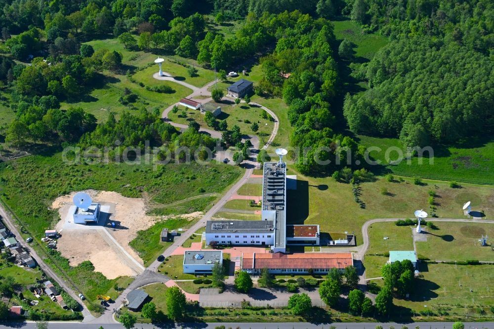Satellite image Neustrelitz - Parbola antennas in the form of white satellite dishes on the site of the earth station on Kalkhorstweg in the district Fuerstensee in Neustrelitz in the state Mecklenburg - Western Pomerania, Germany