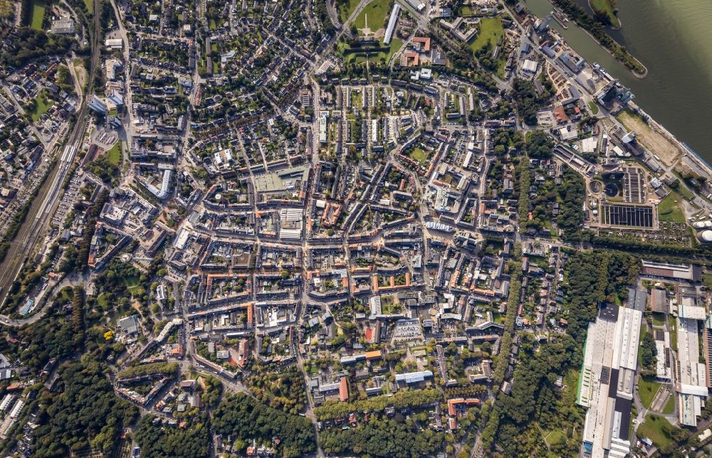 Vertical aerial photograph Wesel - Vertical aerial view from the satellite perspective of the old Town area and city center on the banks of the Rhine in Wesel at Ruhrgebiet in the state North Rhine-Westphalia, Germany