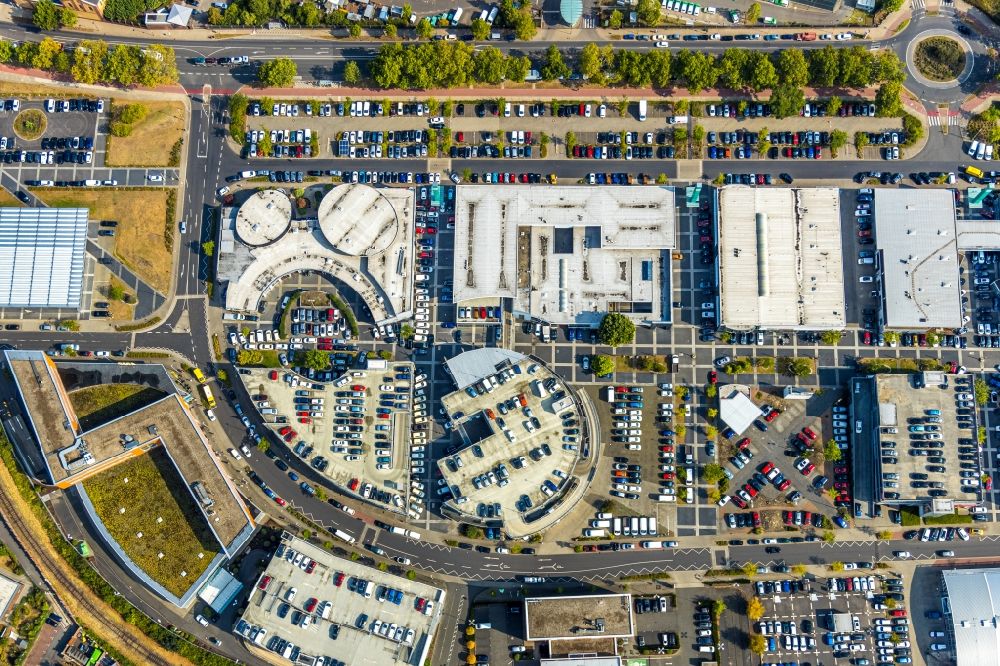 Vertical aerial photograph Düsseldorf - Vertical aerial view from the satellite perspective of the car dealership Hoeherweg in the district Flingern in Duesseldorf in the state North Rhine-Westphalia, Germany