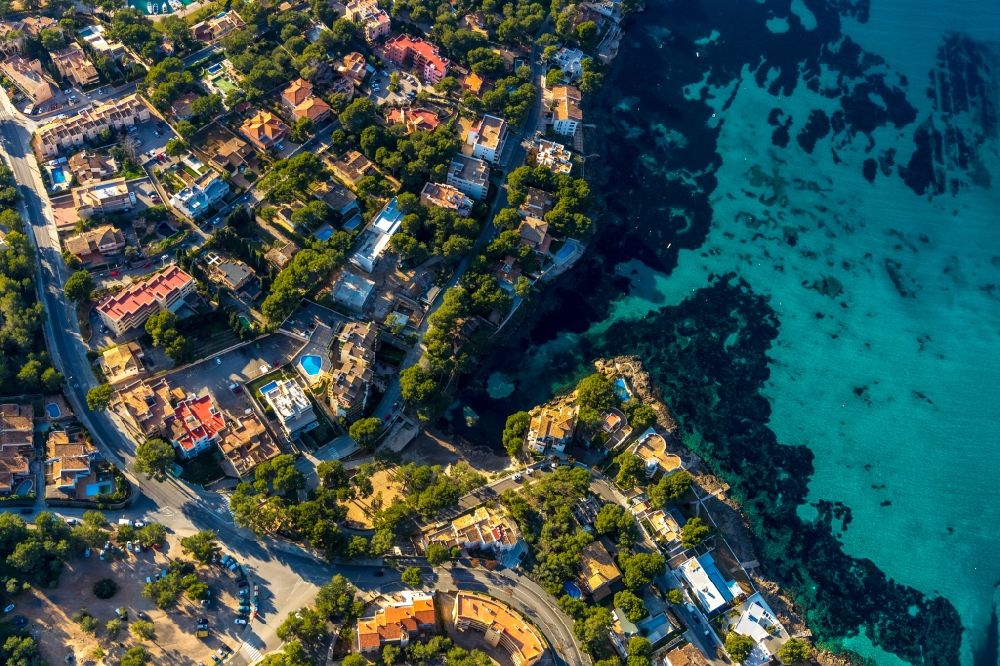 Vertical aerial photograph Santa Ponsa - Vertical aerial view from the satellite perspective of the water surface at the bay along the sea coast of Balearic Sea in Santa Ponsa in Islas Baleares, Spain