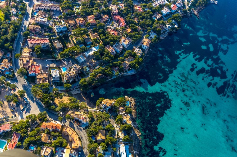 Vertical aerial photograph Santa Ponsa - Vertical aerial view from the satellite perspective of the water surface at the bay along the sea coast of Balearic Sea in Santa Ponsa in Islas Baleares, Spain