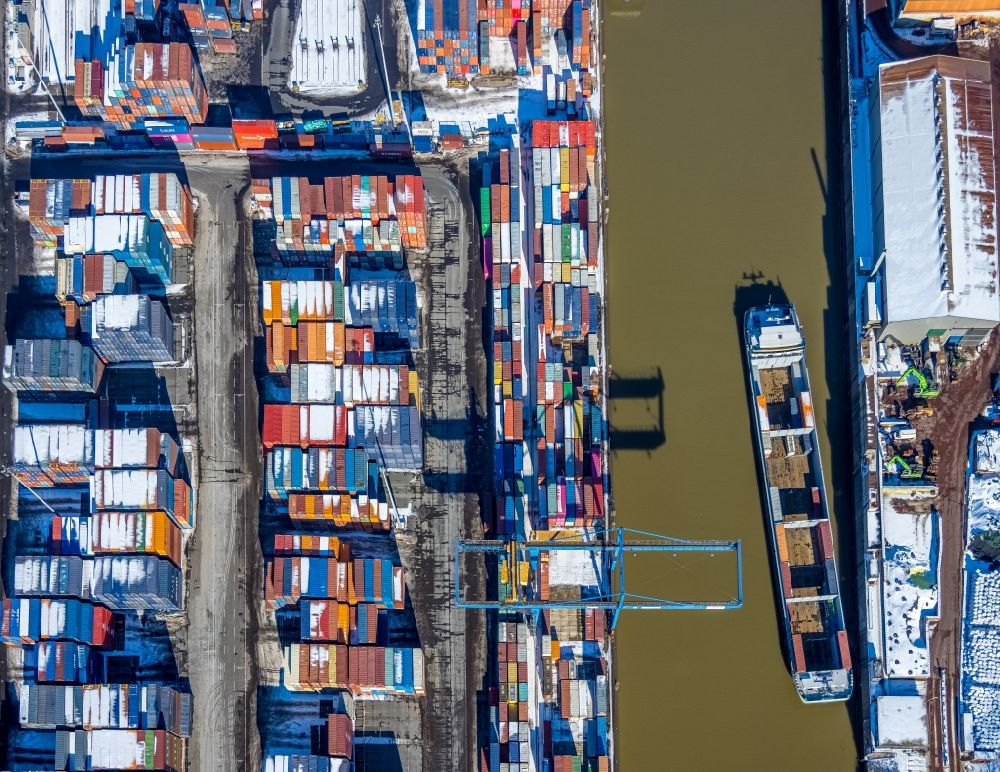 Vertical aerial photograph Duisburg - Vertical aerial view from the satellite perspective of the container Terminal in the port of the inland port of DIT Duisburg Intermodal Terminal GmbH on Gaterweg in Duisburg at Ruhrgebiet in the state North Rhine-Westphalia