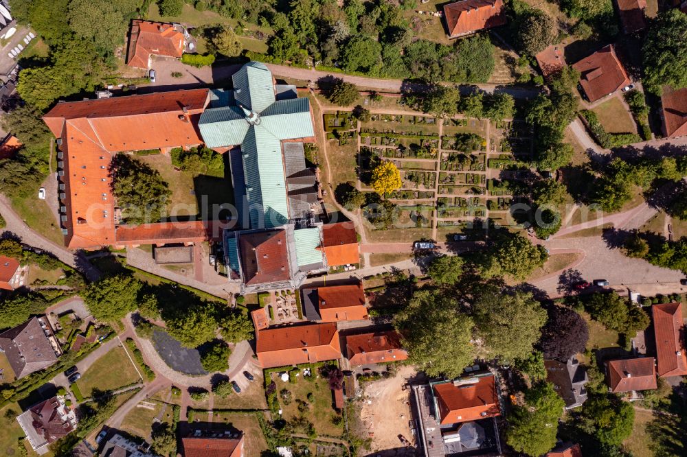 Vertical aerial photograph Ratzeburg - Vertical aerial view from the satellite perspective of the church building of the cathedral in the old town in Ratzeburg in the state Schleswig-Holstein, Germany