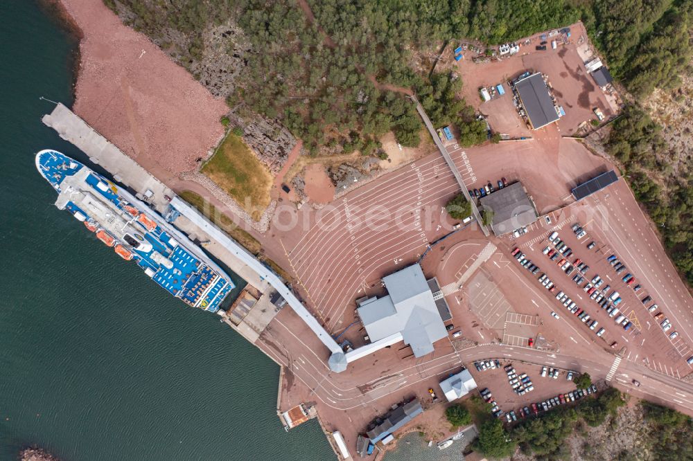 Vertical aerial photograph Berghamn - Vertical aerial view from the satellite perspective of the ride a ferry ship Eckeroe on street Eckeroevaegen in Berghamn in Alands landsbygd, Aland