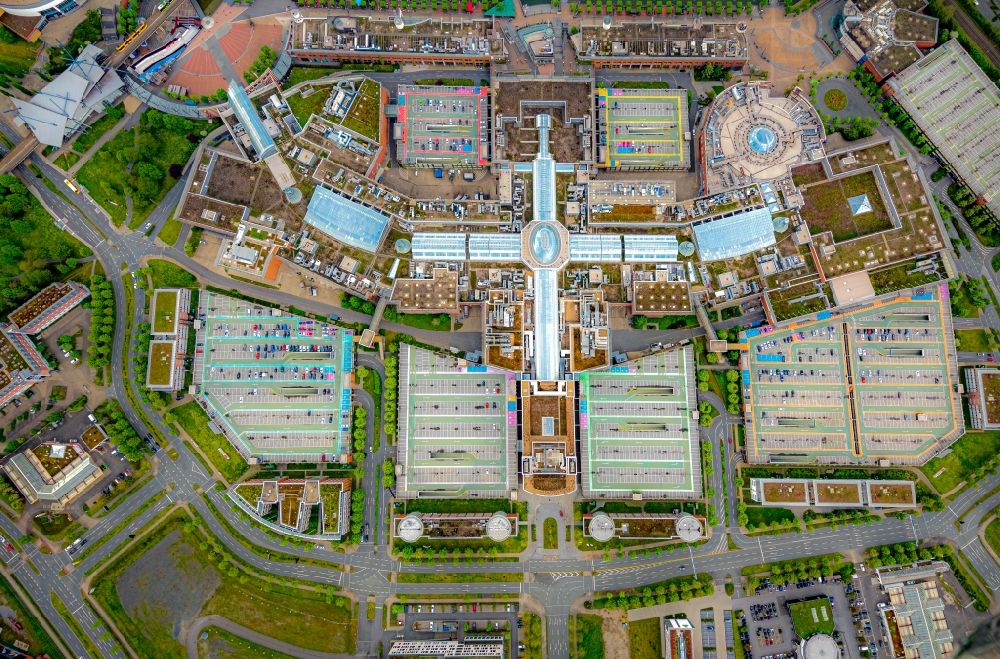 Vertical aerial photograph Oberhausen - Vertical aerial view from the satellite perspective of the building complex of the shopping mall Centro in Oberhausen at Ruhrgebiet in the state of North Rhine-Westphalia. The mall is the heart of the Neue Mitte part of the city and is located on Osterfelder Strasse