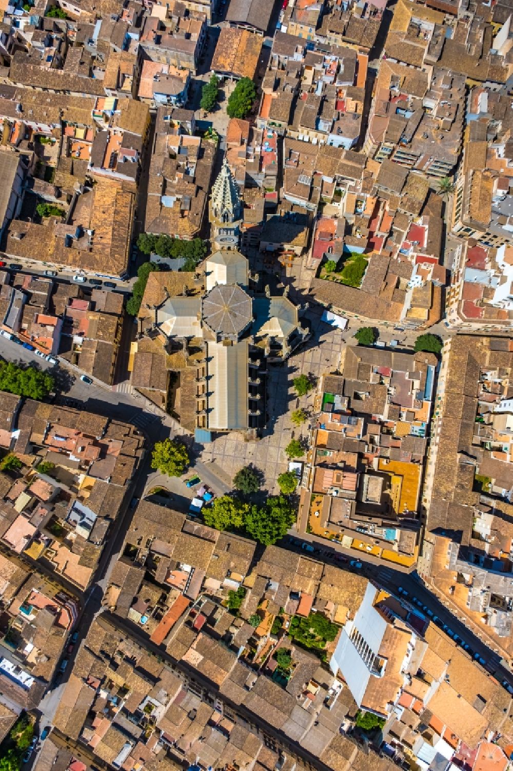 Vertical aerial photograph Manacor - Vertical aerial view from the satellite perspective of the church building of the cathedral in the old town in Manacor in Balearische Insel Mallorca, Spain