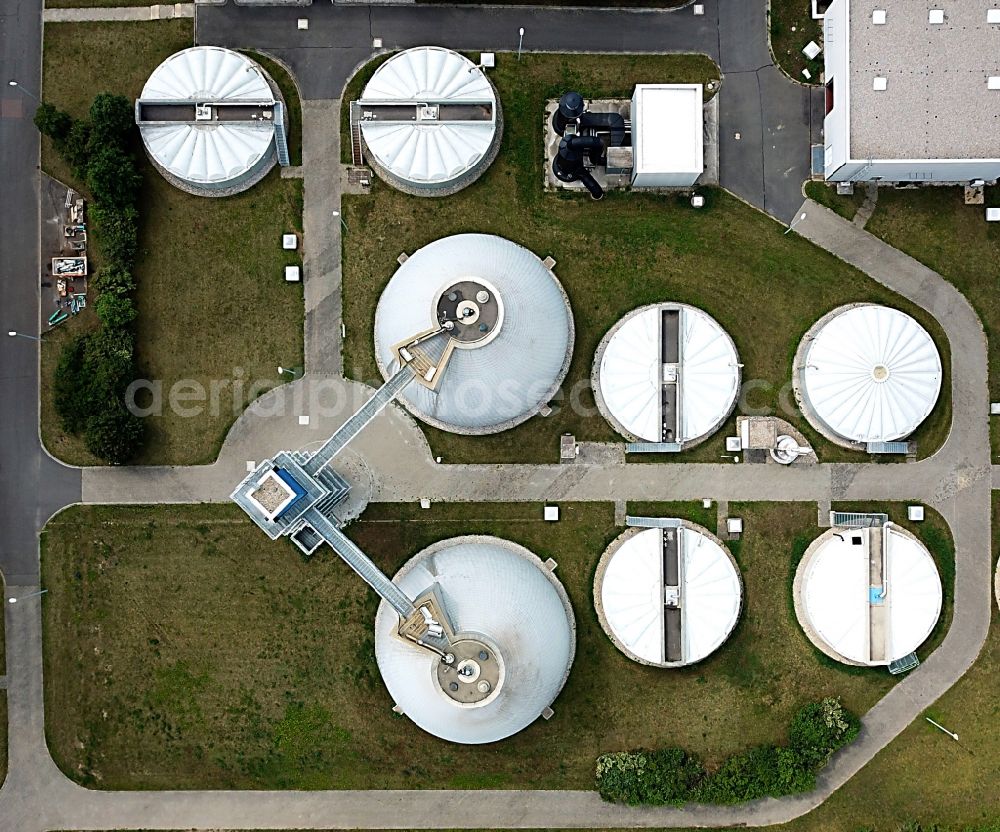 Vertical aerial photograph Halle (Saale) - Vertical aerial view from the satellite perspective of the sewage works Basin and purification steps for waste water treatment in the district Lettin in Halle (Saale) in the state Saxony-Anhalt, Germany