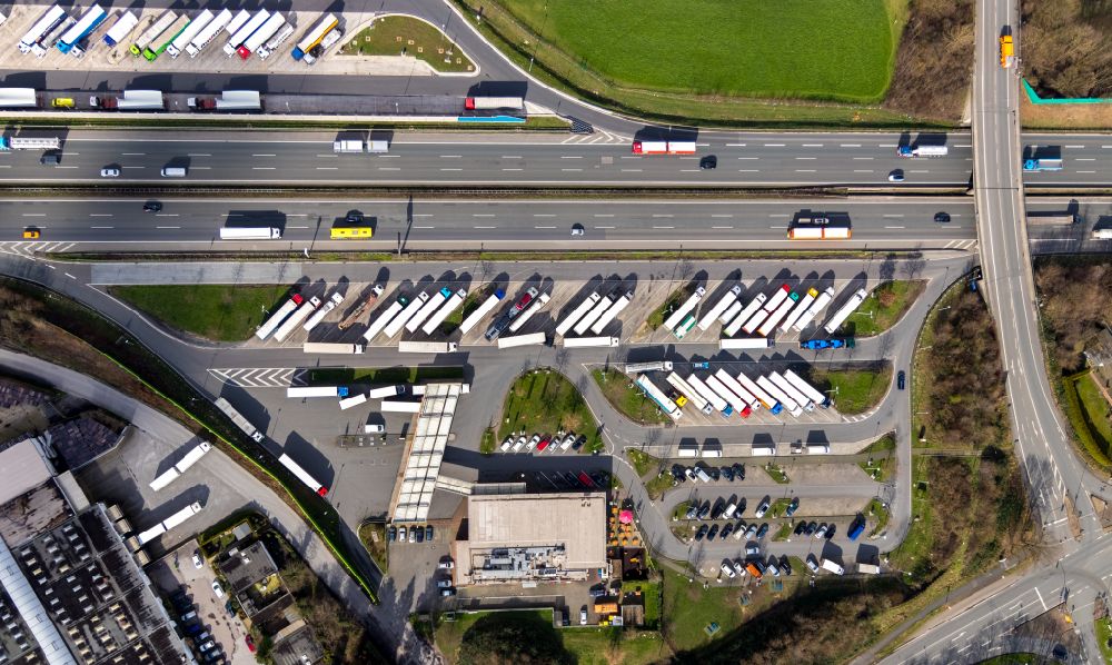Vertical aerial photograph Fuhlenbrock - Vertical aerial view from the satellite perspective of the Lorries - parking spaces at the highway rest stop and parking of the BAB A 2 in Fuhlenbrock at Ruhrgebiet in the state North Rhine-Westphalia, Germany