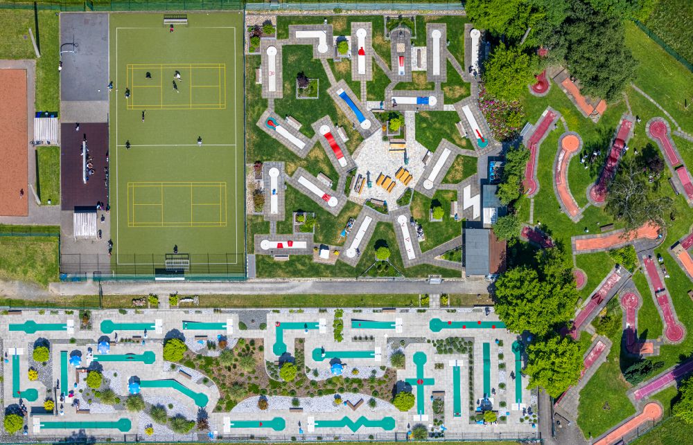 Vertical aerial photograph Herne - Vertical aerial view from the satellite perspective of the grounds of the miniature golf course at on street Heisterkamp in the district Wanne-Eickel in Herne at Ruhrgebiet in the state North Rhine-Westphalia, Germany