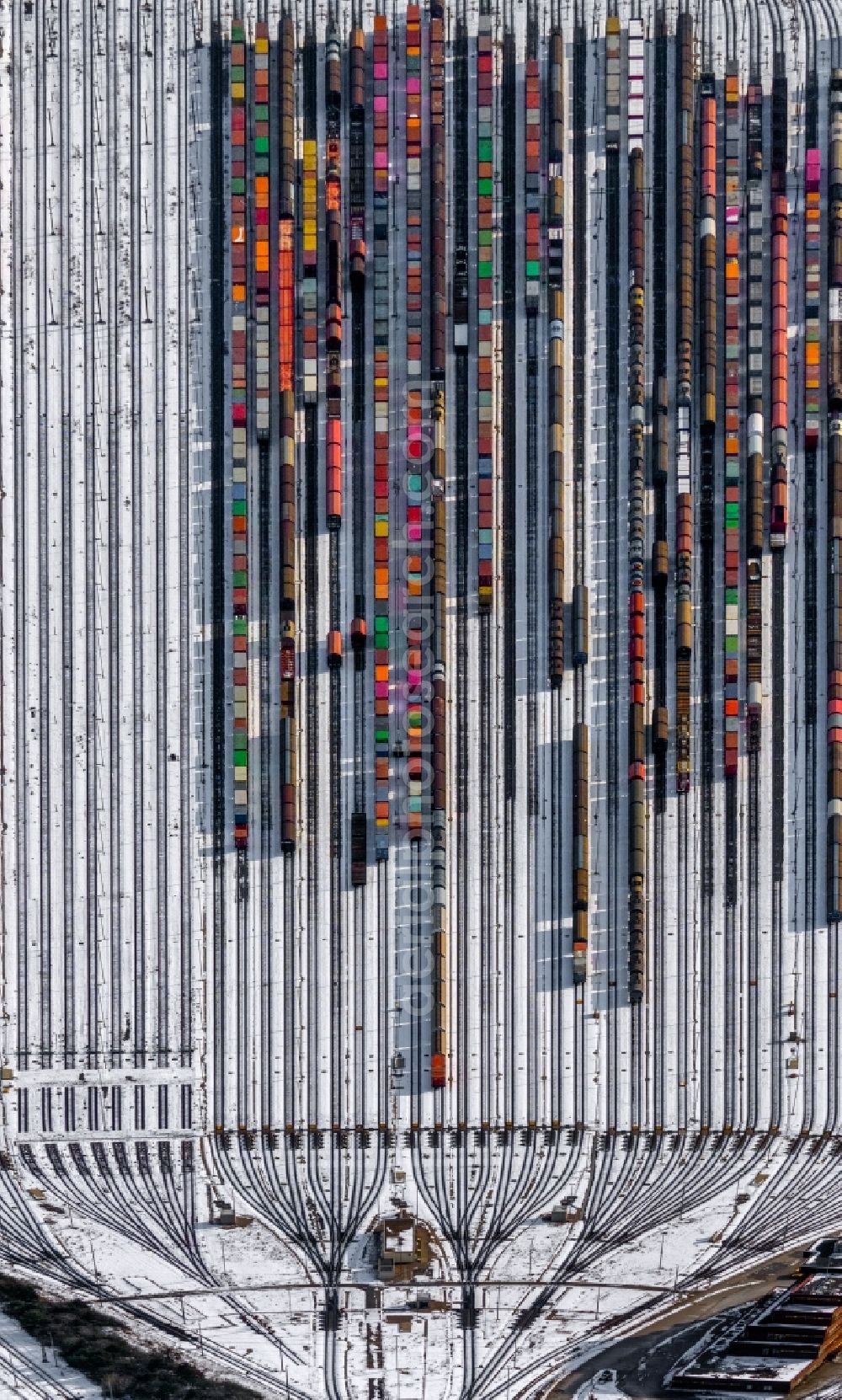 Vertical aerial photograph Seevetal - Vertical aerial view from the satellite perspective of the wintry snowy marshalling yard and freight station of the Deutsche Bahn in Maschen in the state Lower Saxony, Germany