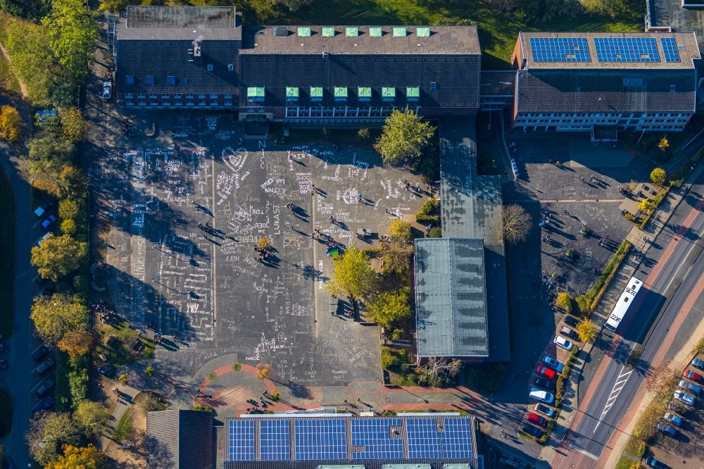 Vertical aerial photograph Rheinberg - Vertical aerial view from the satellite perspective of the school building of the Amplonius-Gymnasium Rheinberg on Dr.-Aloys-Wittrup-Strasse in Rheinberg in the state North Rhine-Westphalia, Germany