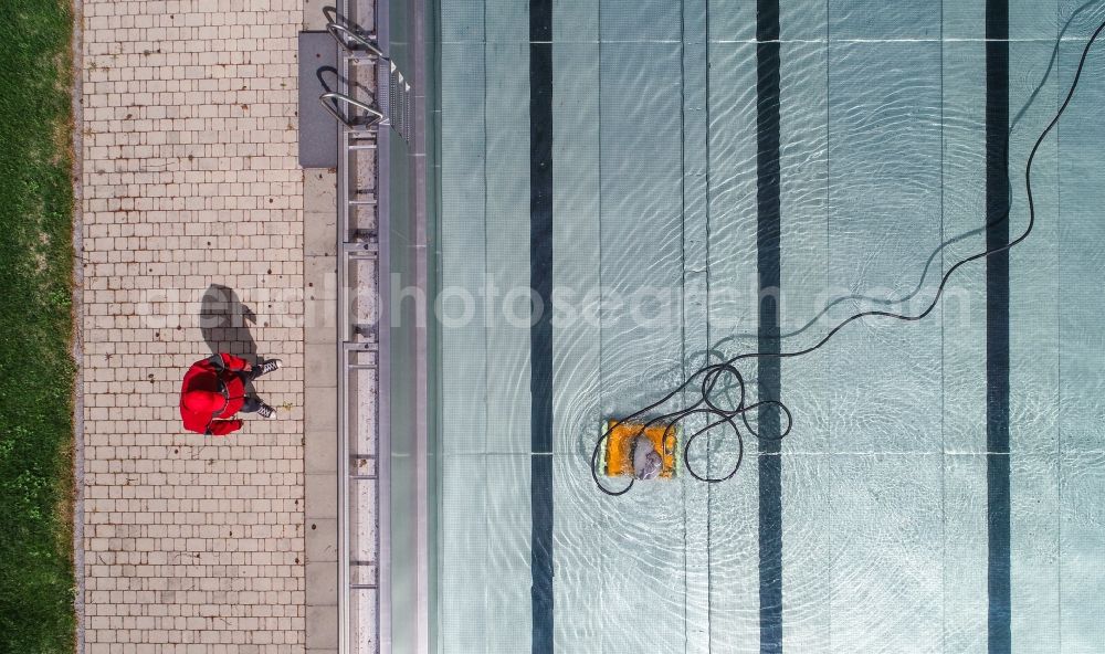 Vertical aerial photograph Bernau - Vertical aerial view from the satellite perspective of the swimming pool of the on Hans-Wittwer-Strasse in the district Waldfrieden in Bernau in the state Brandenburg, Germany