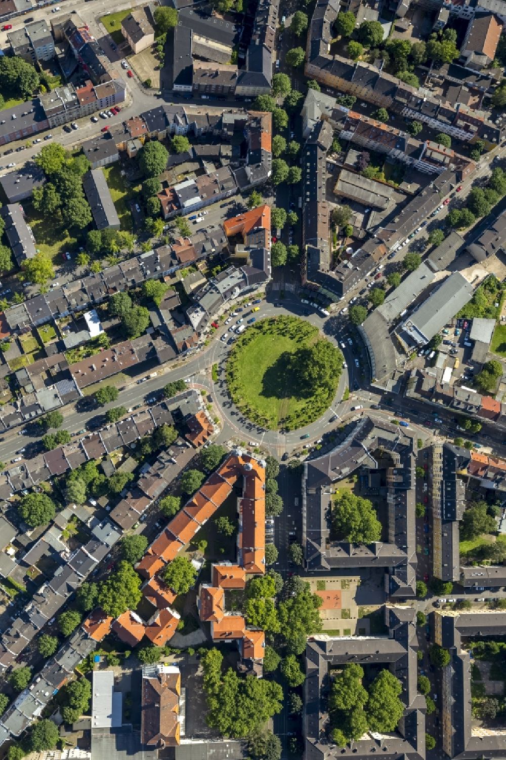 Vertical aerial photograph Dortmund - Perpendicular recording from the residential area at the roundabout Borsigplatz in Dortmund in North Rhine-Westphalia