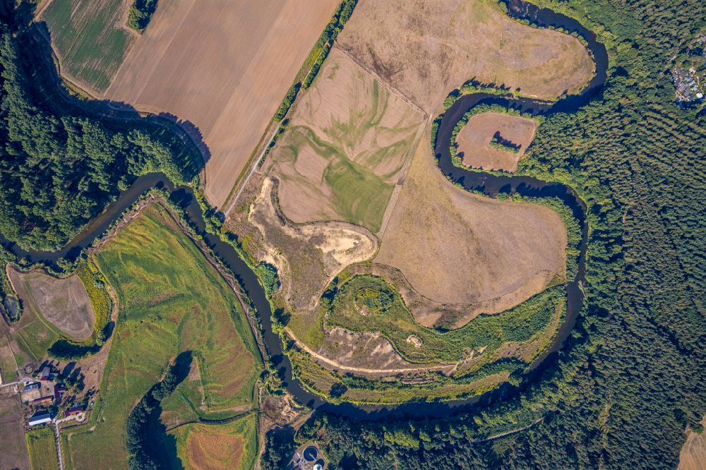 Vertical aerial photograph Datteln - Vertical aerial view from the satellite perspective of the meandering, serpentine curve of river of Lippe in Olfen in the state North Rhine-Westphalia, Germany