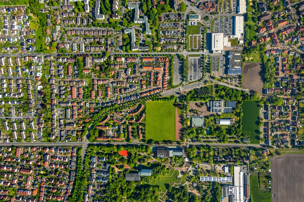 Vertical aerial photograph Hamm - Vertical aerial view from the satellite perspective of the city view on down town Ostwennmarstrasse - Bramer Strasse - Grenzweg in the district Norddinker in Hamm at Ruhrgebiet in the state North Rhine-Westphalia, Germany