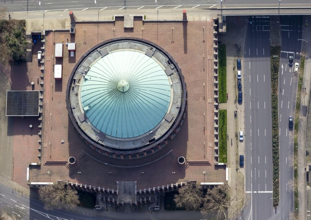 Vertical aerial photograph Düsseldorf - Vertical aerial view from the satellite perspective of the building of the indoor arena Tonhalle in the district Pempelfort in Duesseldorf in the state North Rhine-Westphalia, Germany