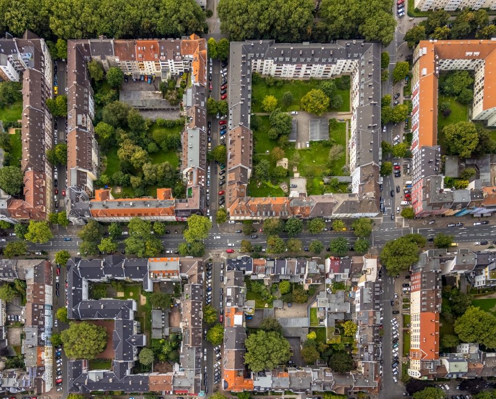 Vertical aerial photograph Dortmund - Vertical aerial view from the satellite perspective of the residential area of the multi-family house settlement along the Arneckestrasse in Dortmund at Ruhrgebiet in the state North Rhine-Westphalia, Germany